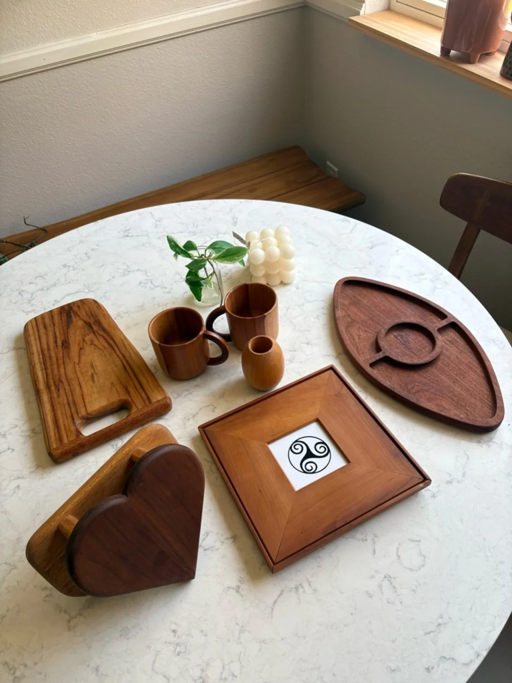 Vintage Mid Century Kitchen Serving Decor Lot Natural Wooden Mugs Trays & Boards